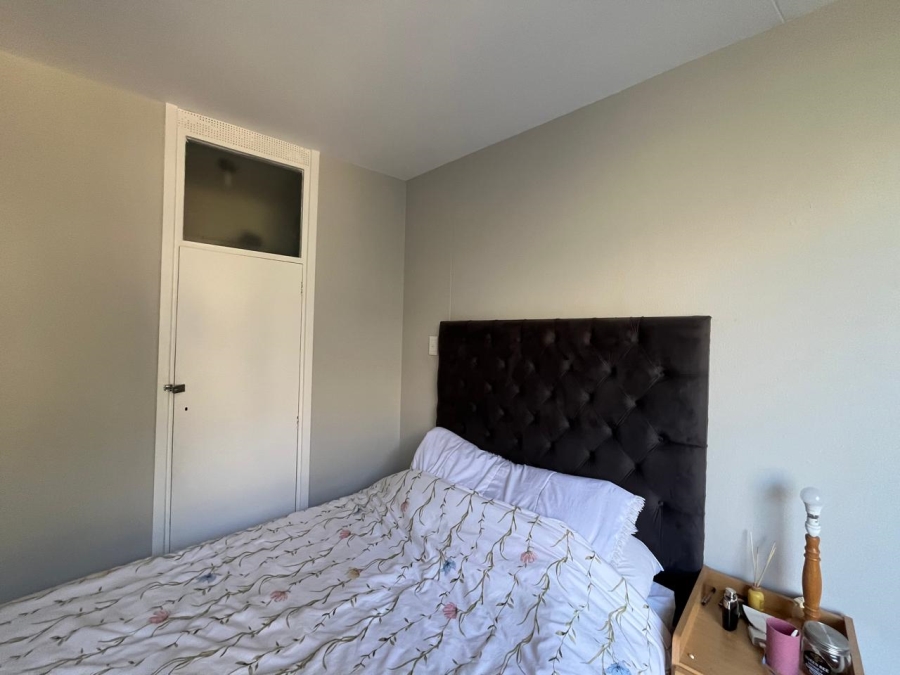 3 Bedroom Property for Sale in Vredehoek Western Cape